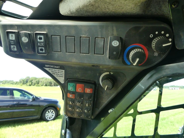 2023-deere-325g-image-16