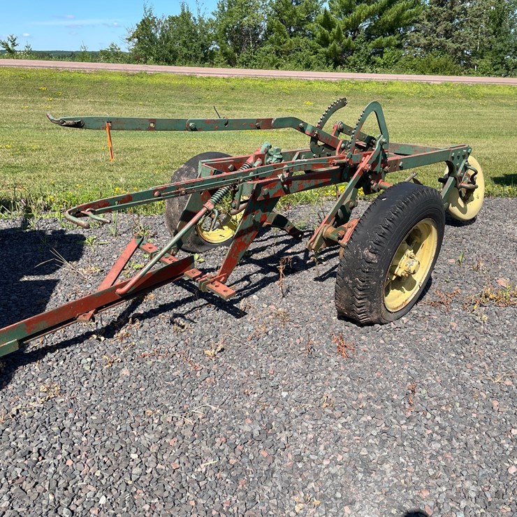 JOHN DEERE 2