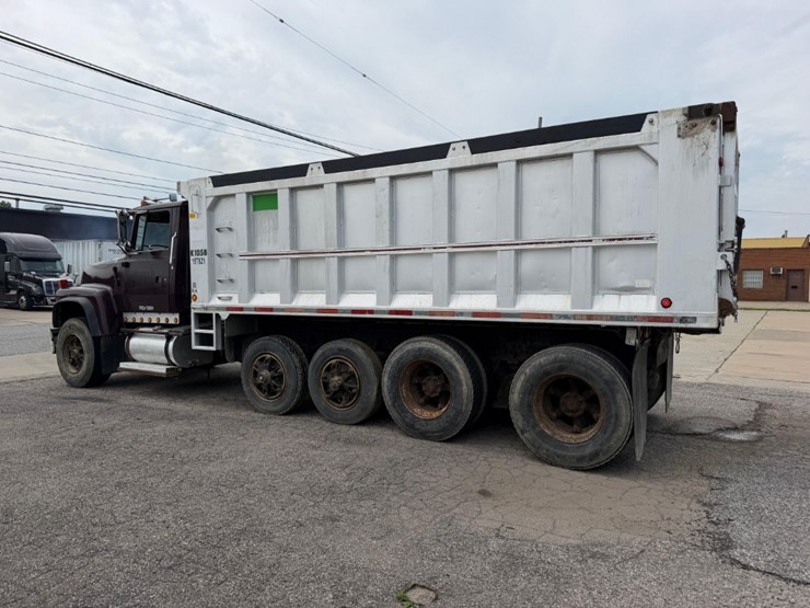 1997-ford-lt9000-image-6