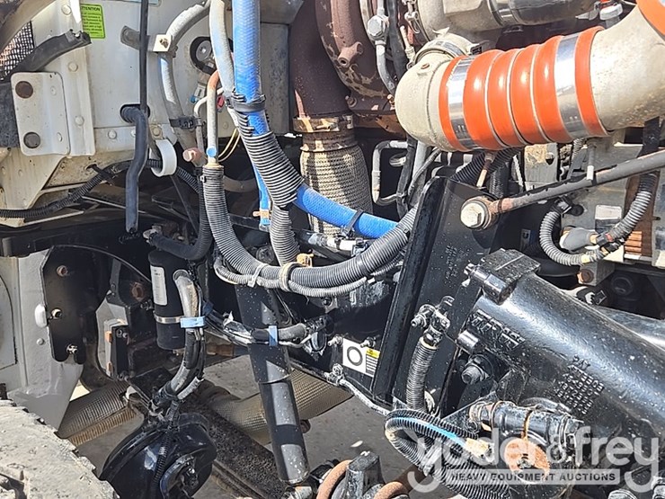 2012-peterbilt-348-image-72