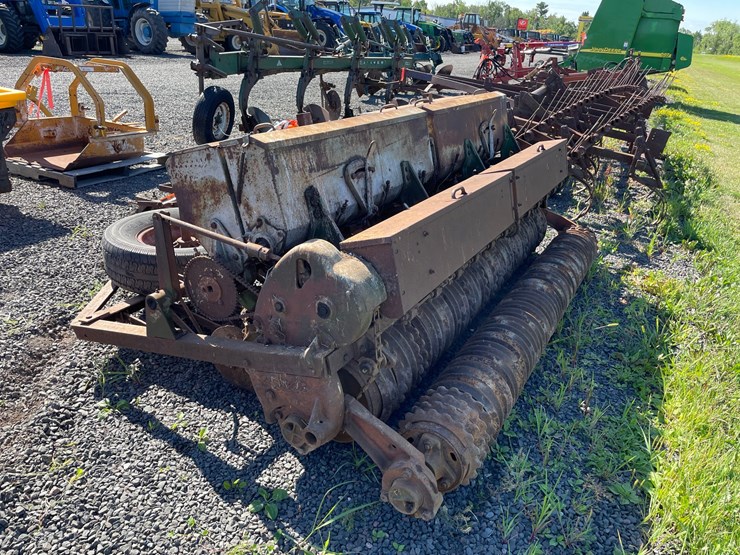 #640-•-brillion-300-seeder-(mason,-wi)-image-3