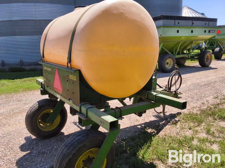 john-deere-250-image-5
