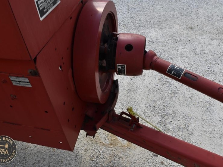 new-holland-311-image-35