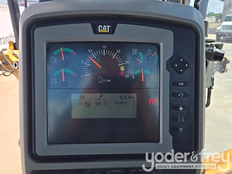 2016-caterpillar-140m3-awd-image-76