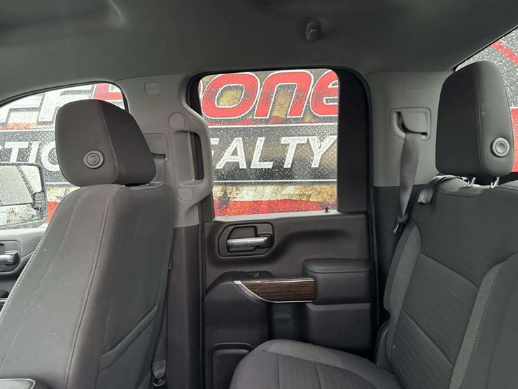 2022-gmc-sierra-2500-image-21