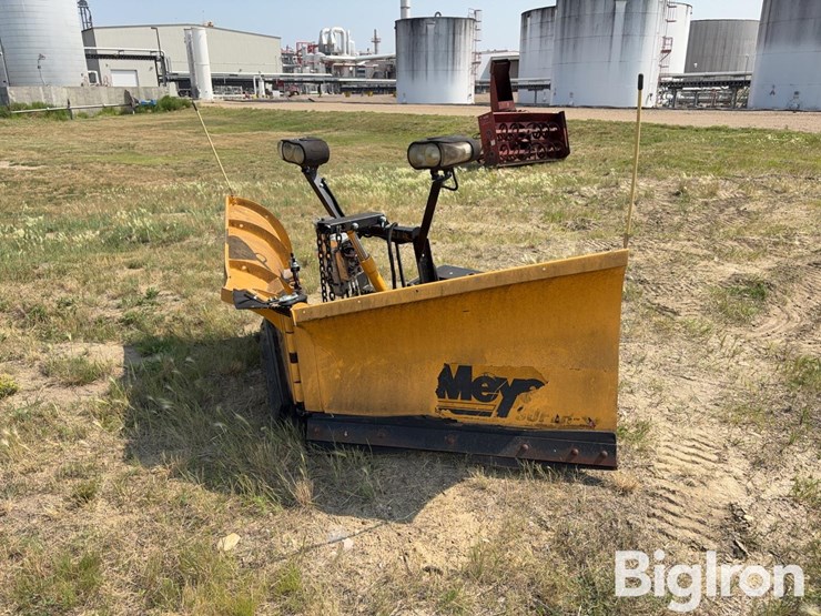 meyers-super-v-snowplow-image-1