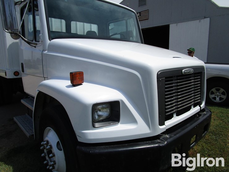 1997-freightliner-fl80-image-19