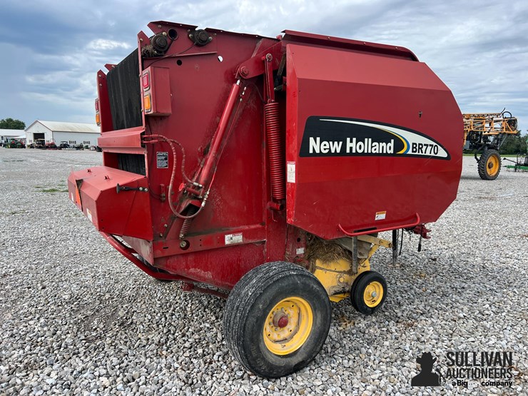 new-holland-br770-image-5