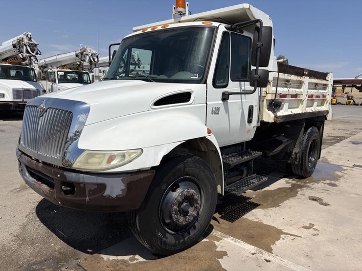 2003-international-durastar-4300-image-1
