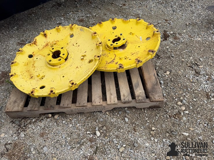 john-deere-rear-cast-wheels-image-2
