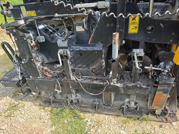 caterpillar-ap-1055f-image-77