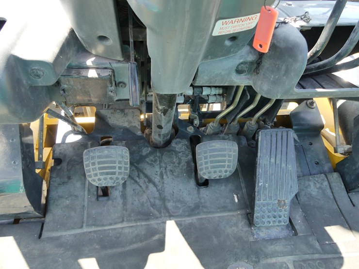 kamatsu-fg-35bcs-8--lp-warehouse-forklift-image-12
