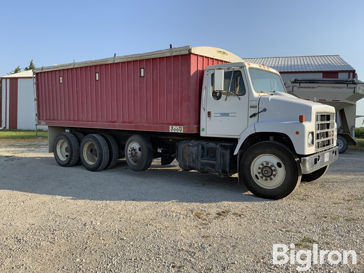 1987-international-s2300-image-3