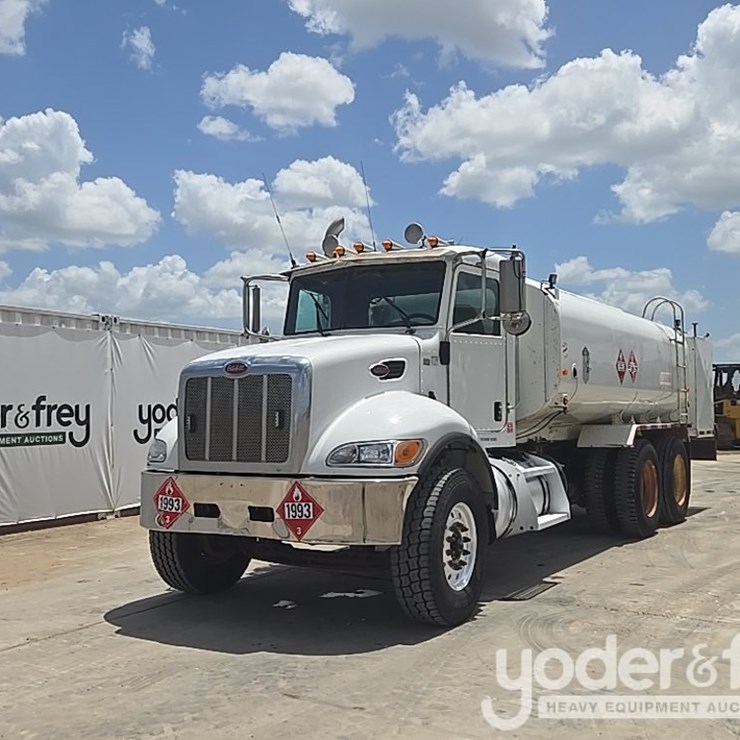 2014 PETERBILT 348