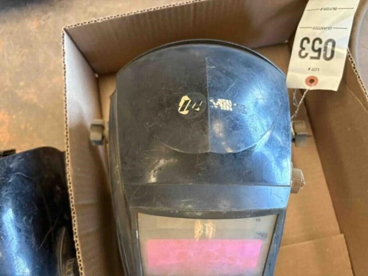 2-welding-helmets-image-4
