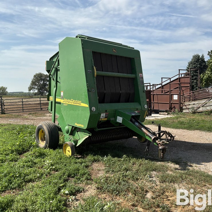 2001 JOHN DEERE 567