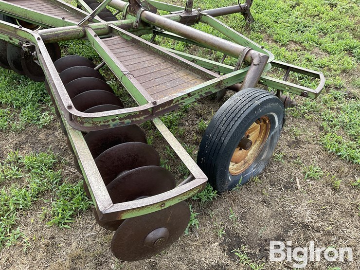 john-deere-12-image-15