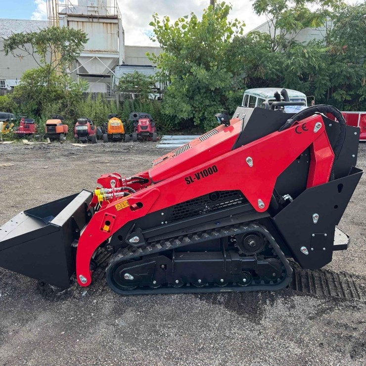 New SDLOOL Co KUBOTA DIESEL Stand-On Skidloader Model SL-V1000