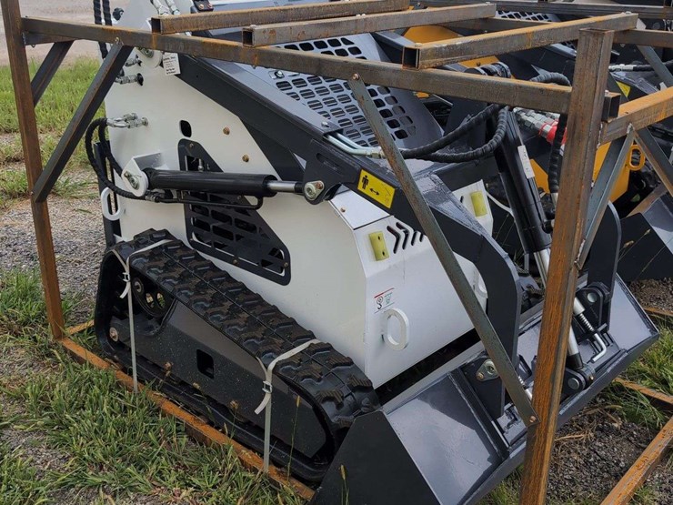 zjg-mini-skid-steer-loader-zj-380-(white)---15hp-image-1