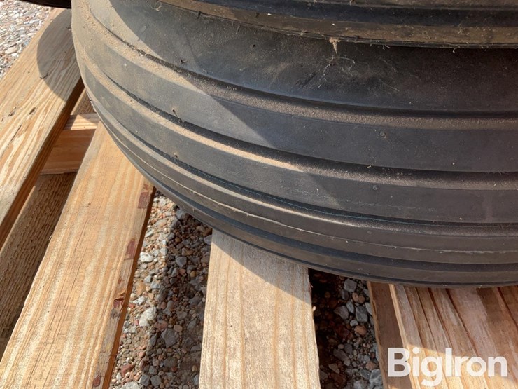 9.5l-15sl-implement-tires-&-rims-image-17