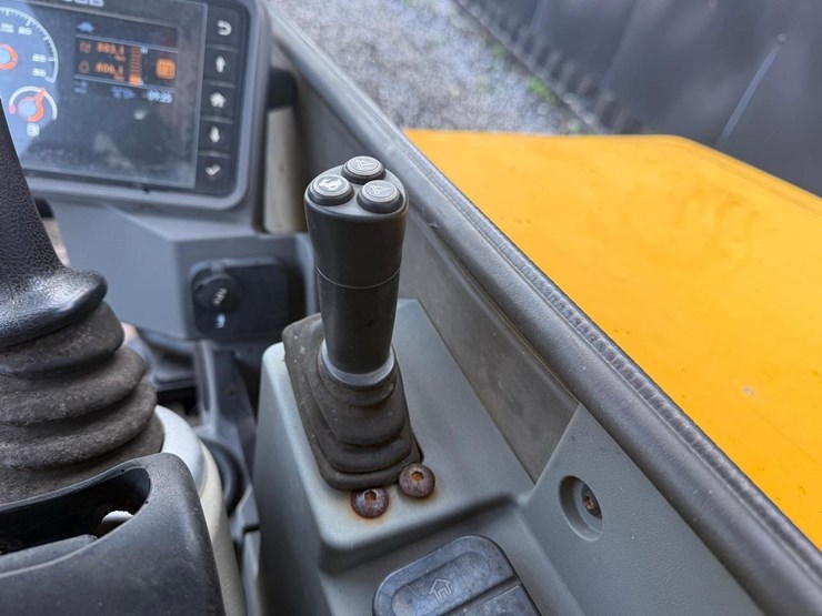 2022-jcb-50z-1-image-24
