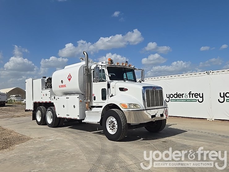 2012-peterbilt-348-image-7
