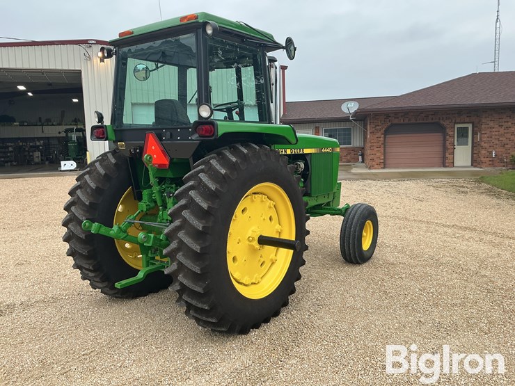 john-deere-4440-image-5