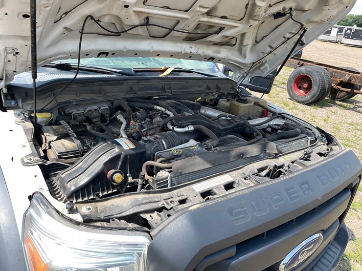 2013-ford-f550-image-26