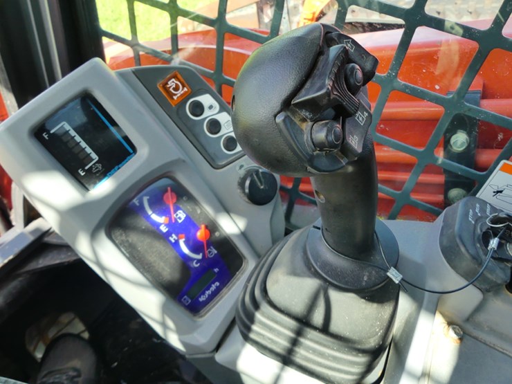 2024-kubota-svl97-2-image-15