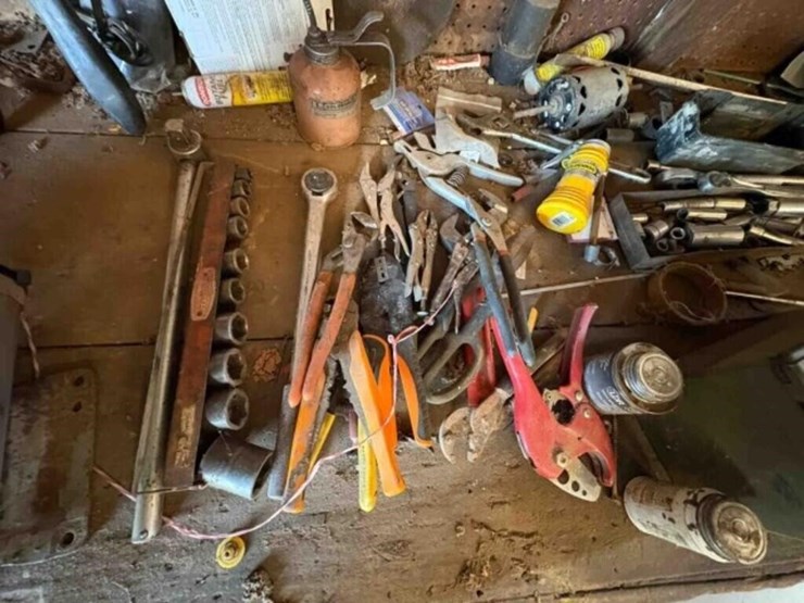 contents-of-northwest-wall-image-8