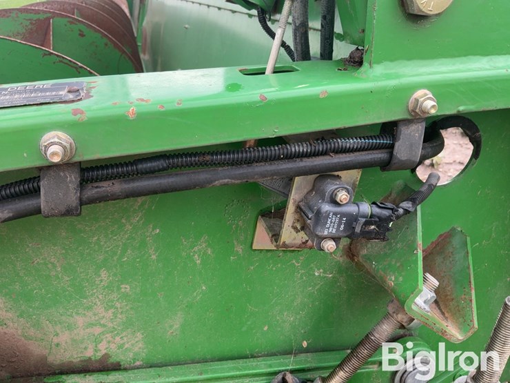 2015-john-deere-630f-image-12