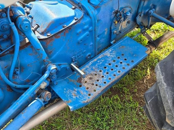ford-4000-image-29