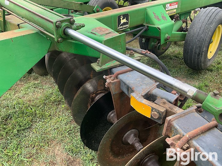 john-deere-630-image-12