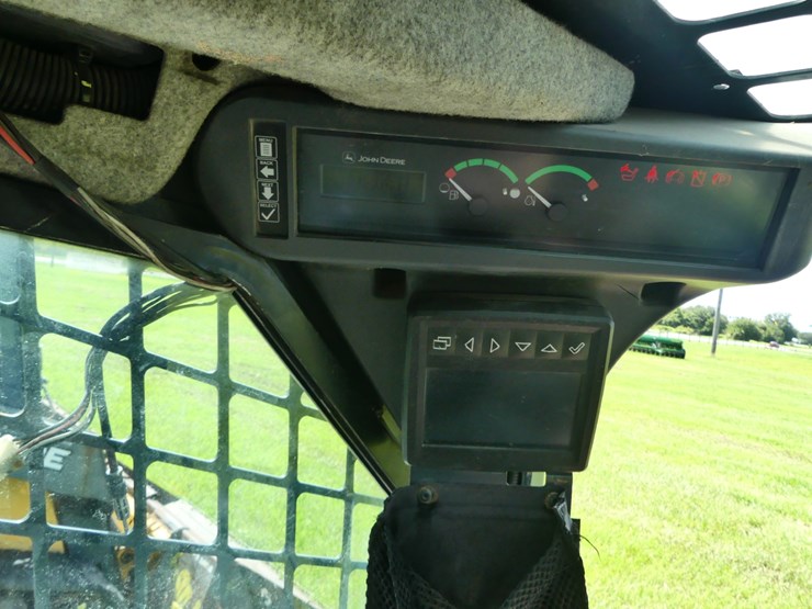 deere-325g-image-17