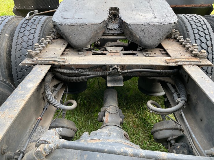 2007-caterpillar-c15-image-18