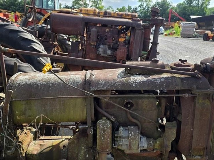 farmall-f14-tractor-(not-running)-image-7