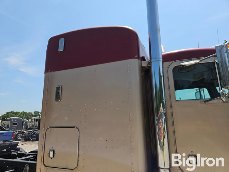 1995-peterbilt-379-image-19