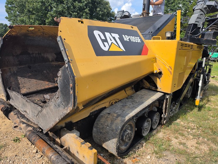 caterpillar-ap-1055f-image-69