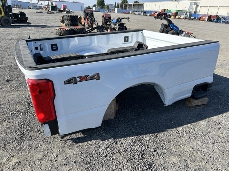 2025-ford-f350-image-2