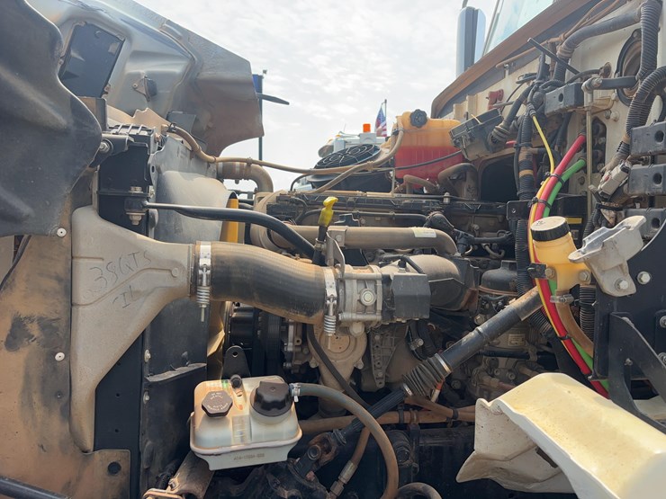 2015-western-star-w4700-semi-image-15