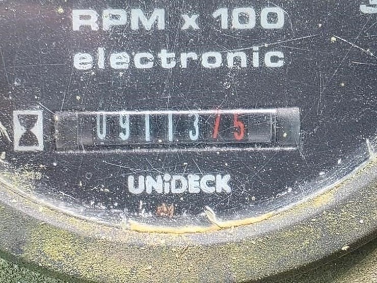 new-holland-555e-image-47