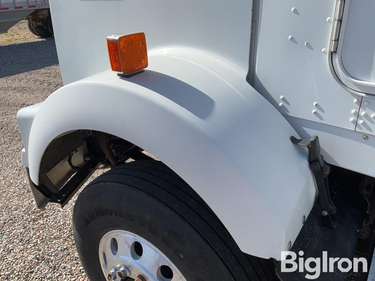 1999-kenworth-t800-image-13