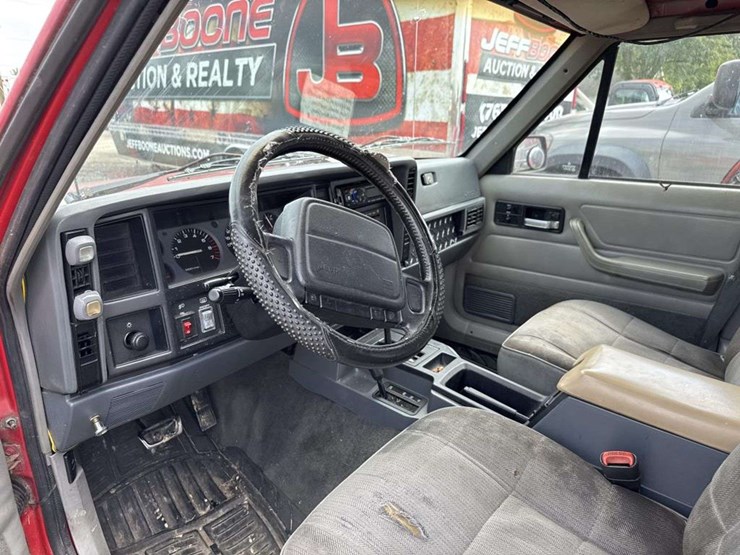 1996-jeep-cherokee-image-13