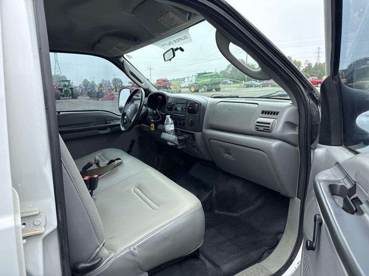 2006-ford-f350-xl-image-17