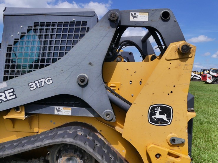 deere-317g-image-8