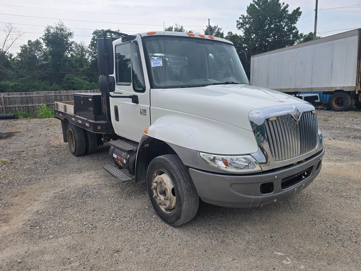 2006-international-durastar-4300-image-19