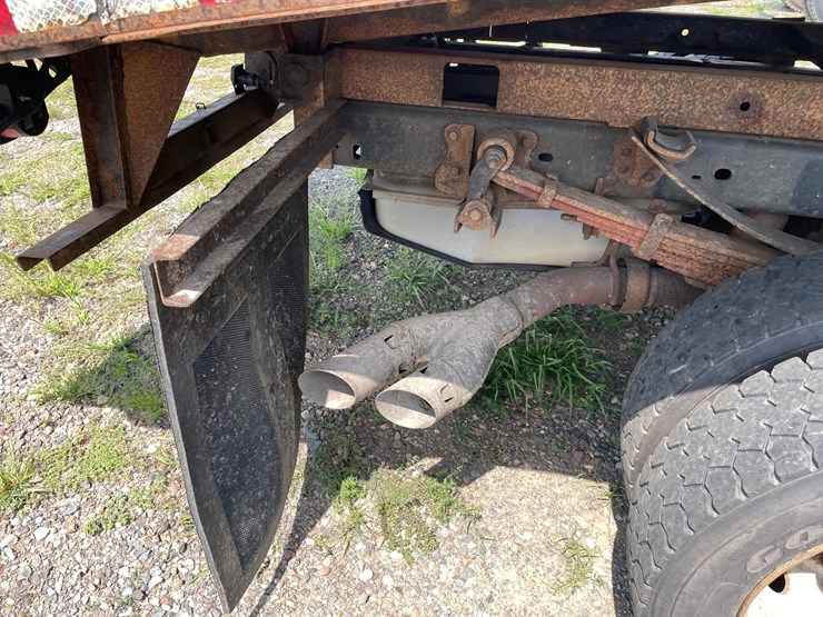 2013-ford-f550-image-19