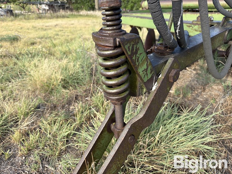 john-deere-12-image-11