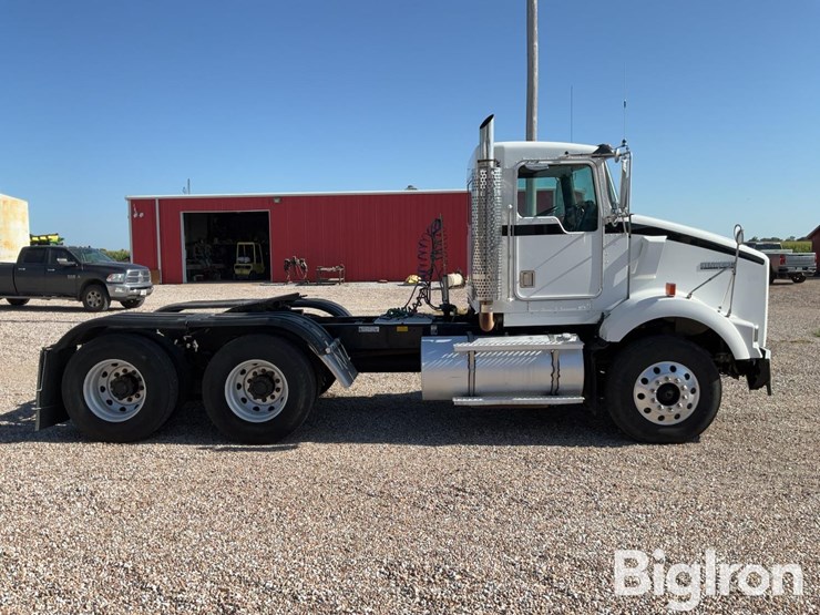 1999-kenworth-t800-image-4