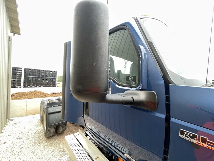 #108-•-2020-international-semi-tractor-(has-wi-title)-(denmark,-wi)-image-24